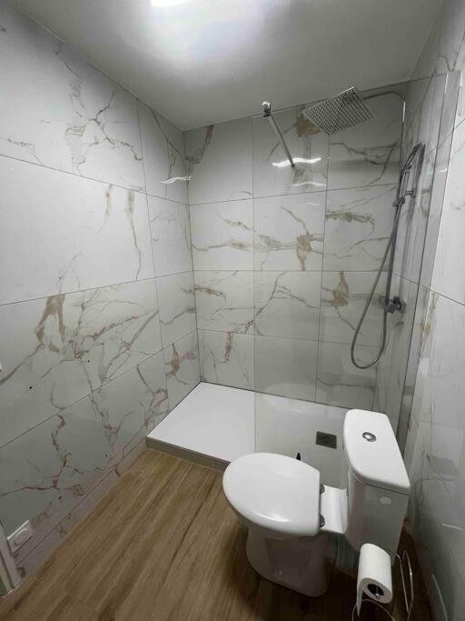 Joli Appart/Vue Etang/Clim /Wifi Balaruc-les-Bains Exterior photo